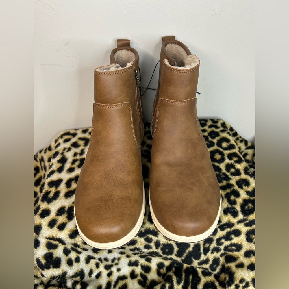Khombu Sienna Women’s 6 Brown Water Repellent Faux Fur Ankle Boots